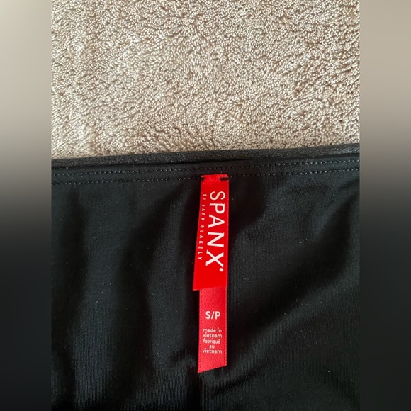 Spanx Faux Leather Leggings Size Small - Picture 5 of 5